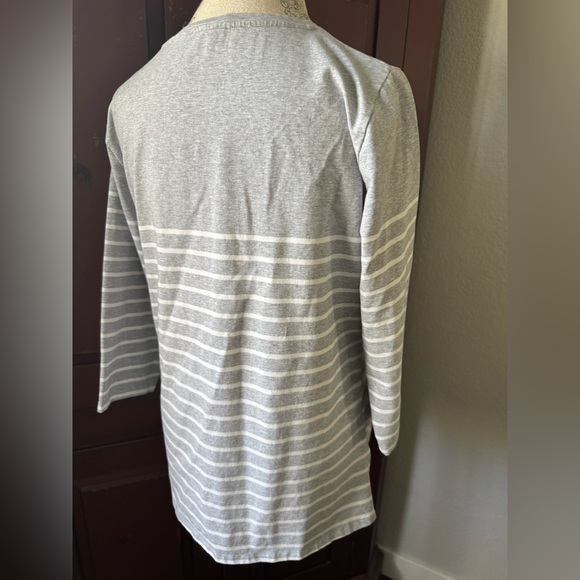 New XL Maurices Maternity Gray Striped 3/4 Sleeve Top - Picture 2 of 10